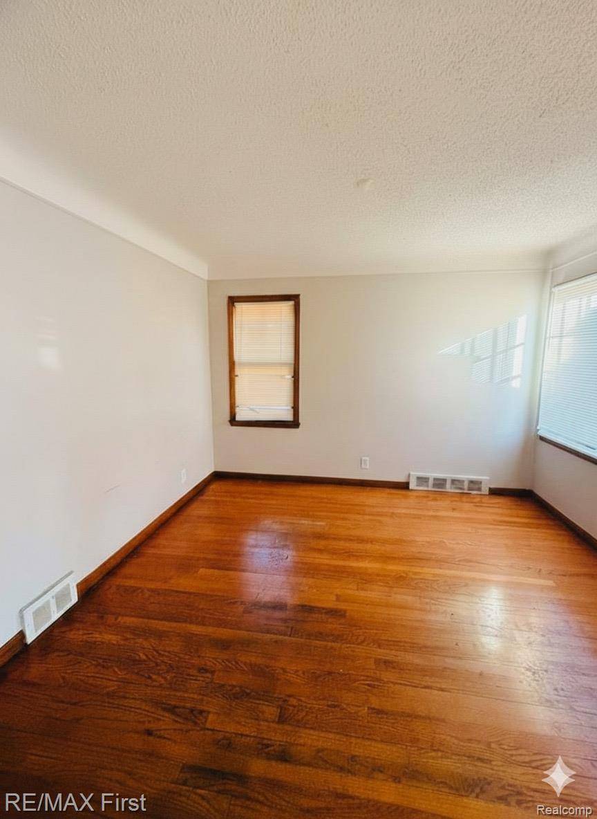 Detroit, MI 48205,15625 Bringard DR