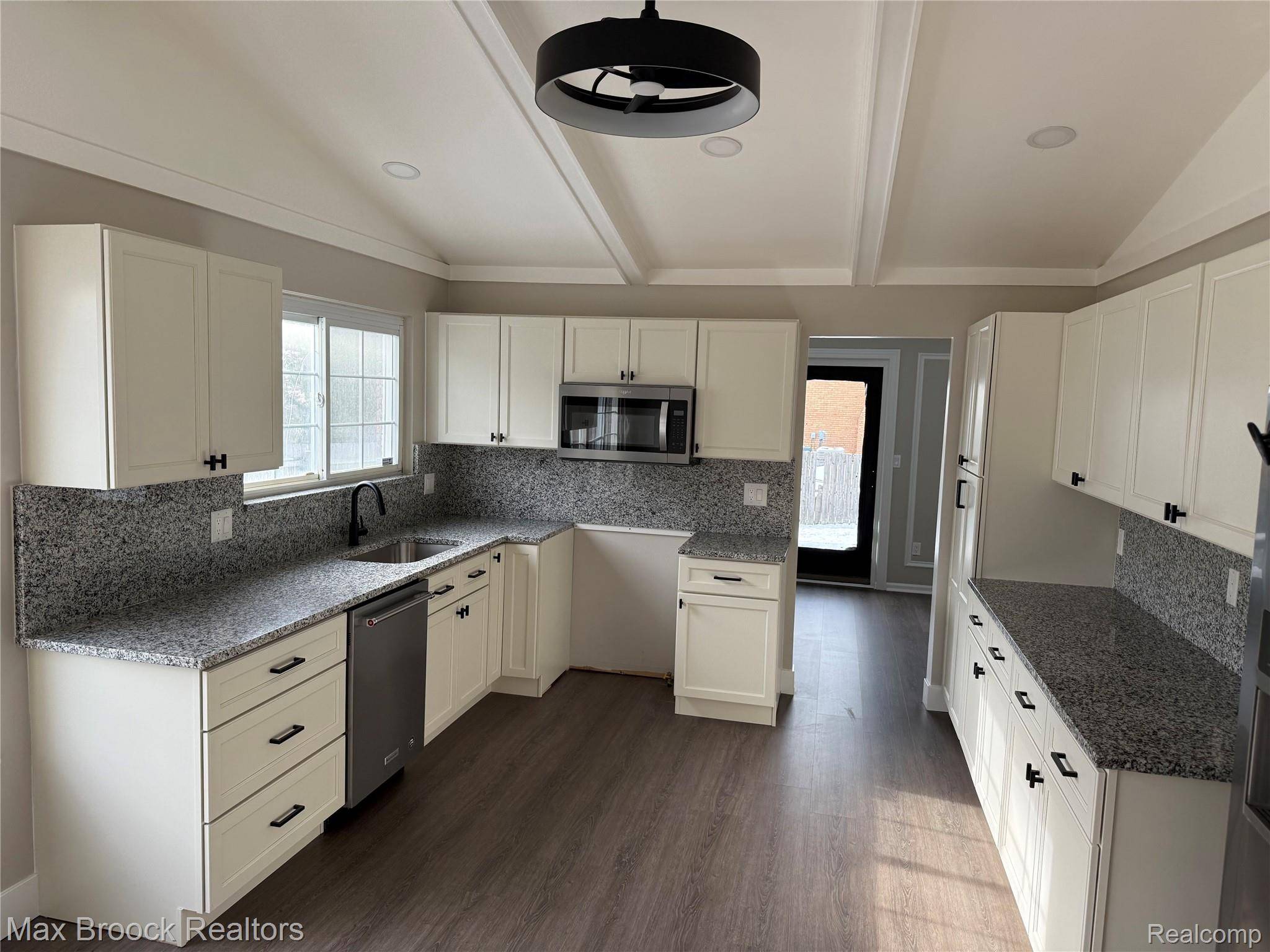 Sterling Heights, MI 48310,38527 Claremont DR