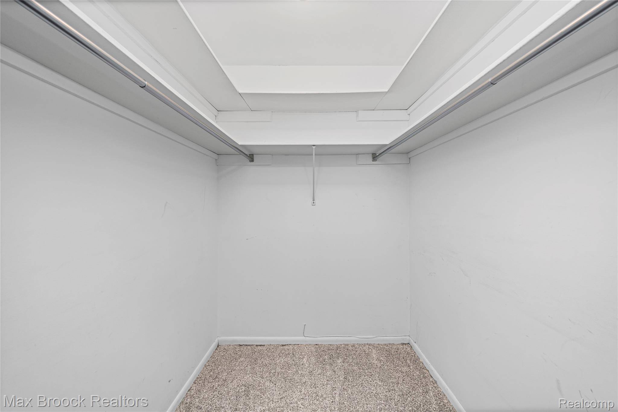 Farmington Hills, MI 48334,31935 W 14 Mile RD #117