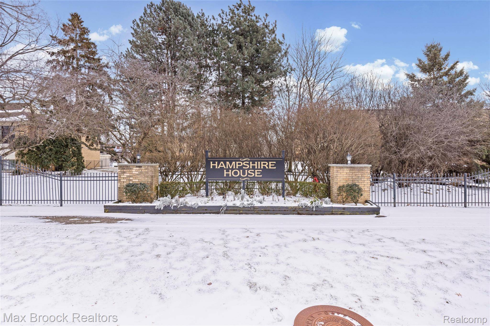 Farmington Hills, MI 48334,31935 W 14 Mile RD #117