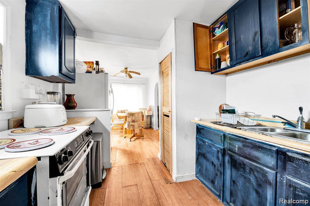 Inkster, MI 48141,26330 Ross ST