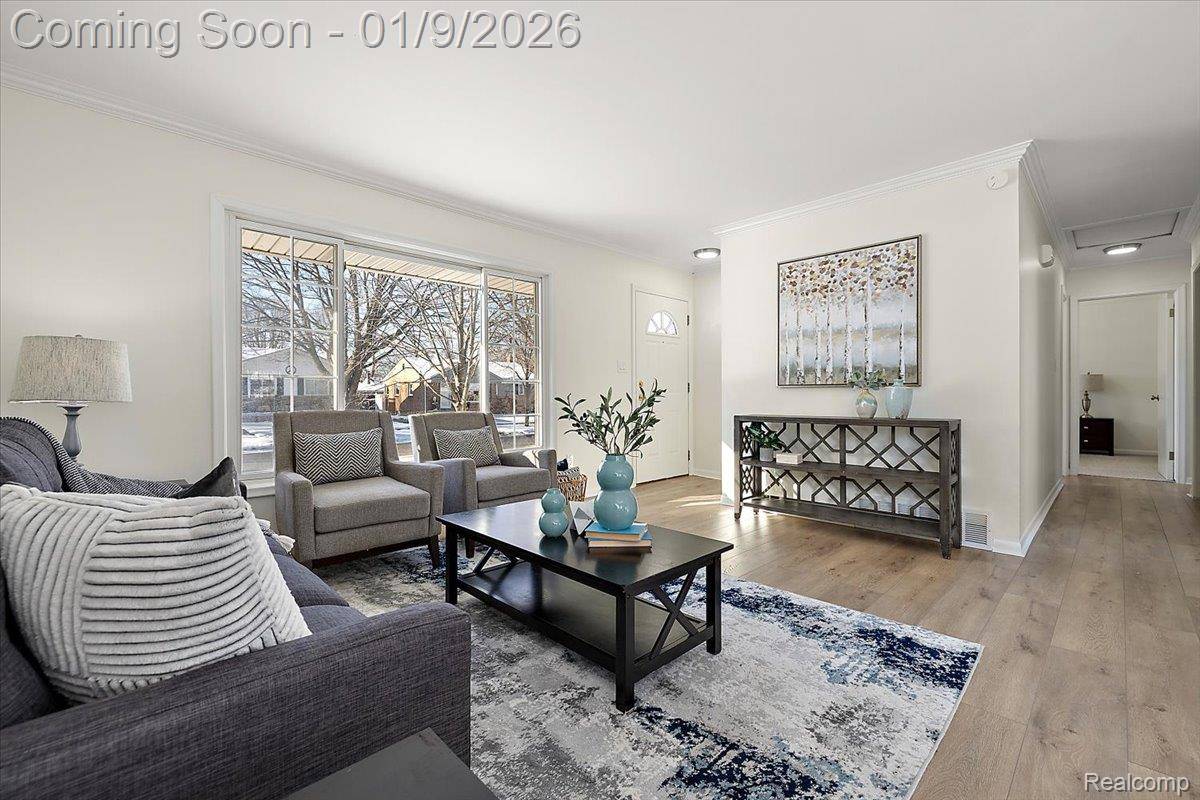 Livonia, MI 48150,9848 Milburn ST