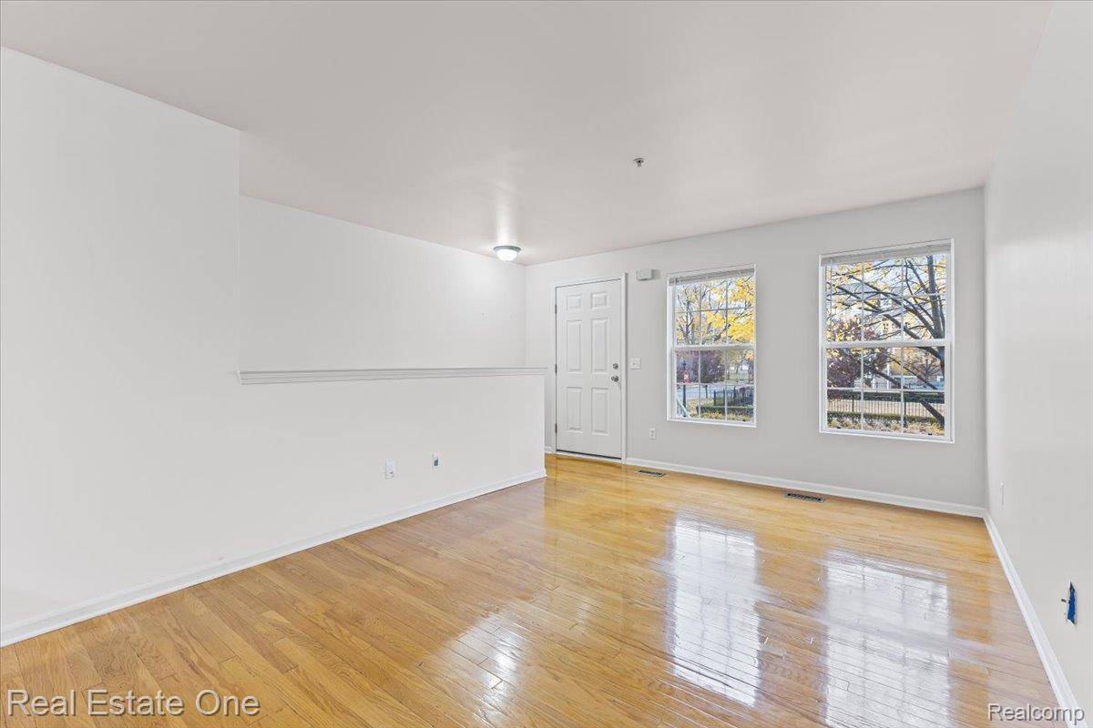 Troy, MI 48083,1084 FAULKNER