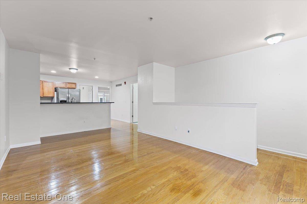 Troy, MI 48083,1084 FAULKNER