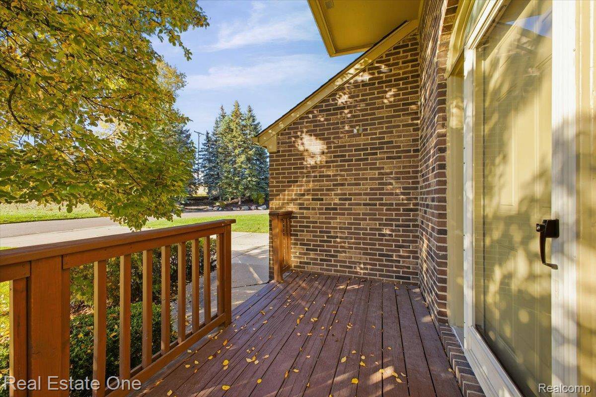 Rochester Hills, MI 48309,2251 CRYSTAL DR