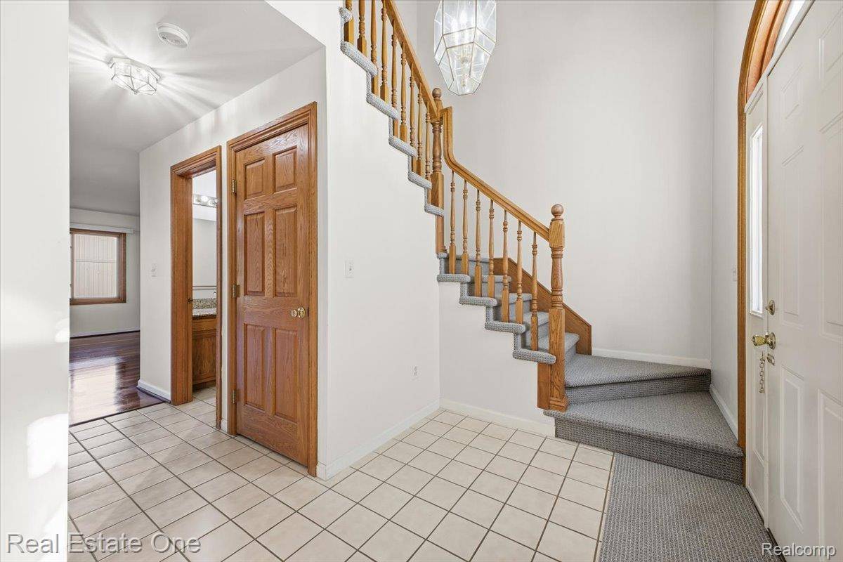 Rochester Hills, MI 48309,2251 CRYSTAL DR