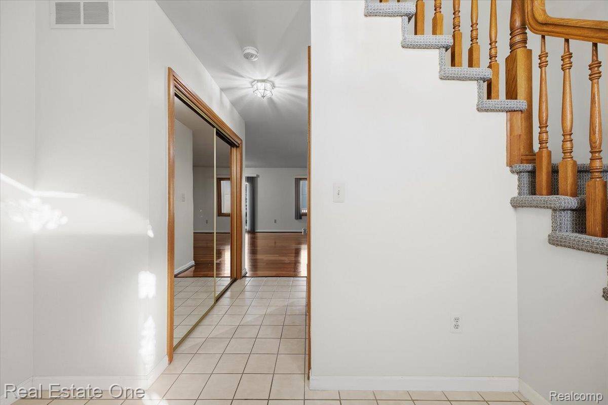 Rochester Hills, MI 48309,2251 CRYSTAL DR