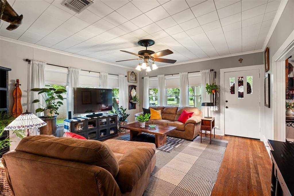 Cleburne, TX 76033,611 Forrest Avenue