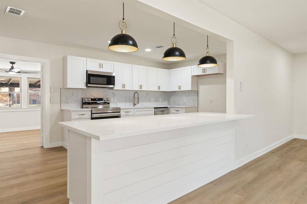 Grand Prairie, TX 75050,729 Finland Street