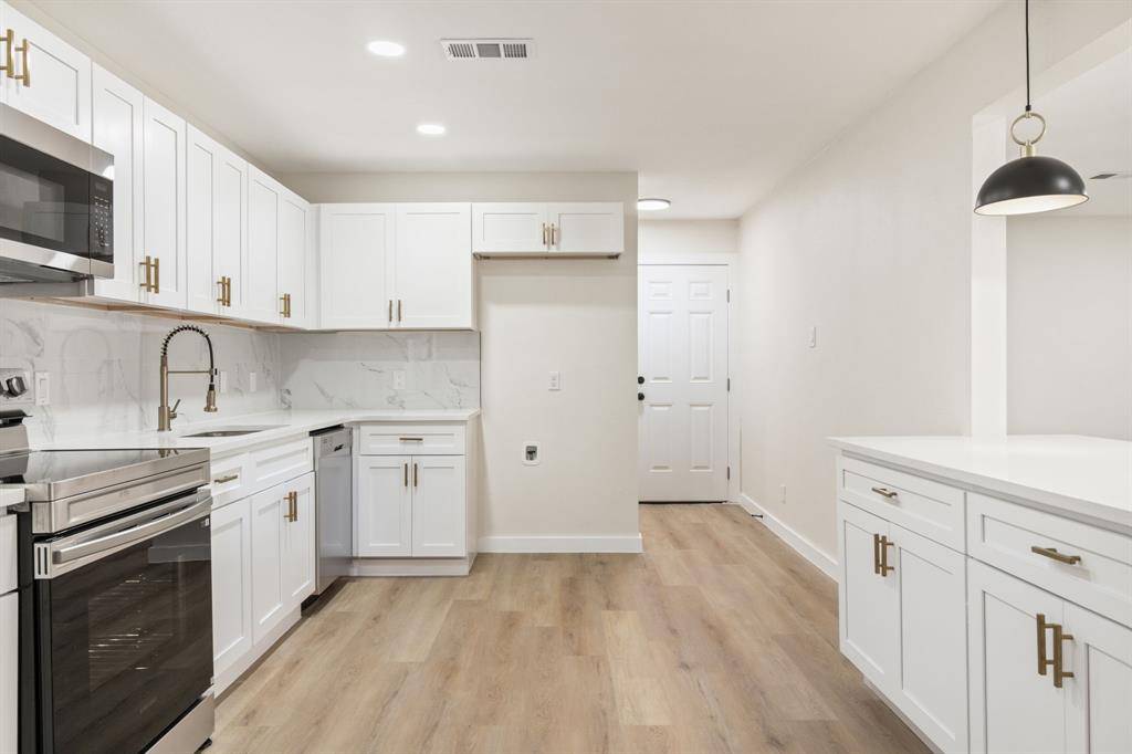 Grand Prairie, TX 75050,729 Finland Street