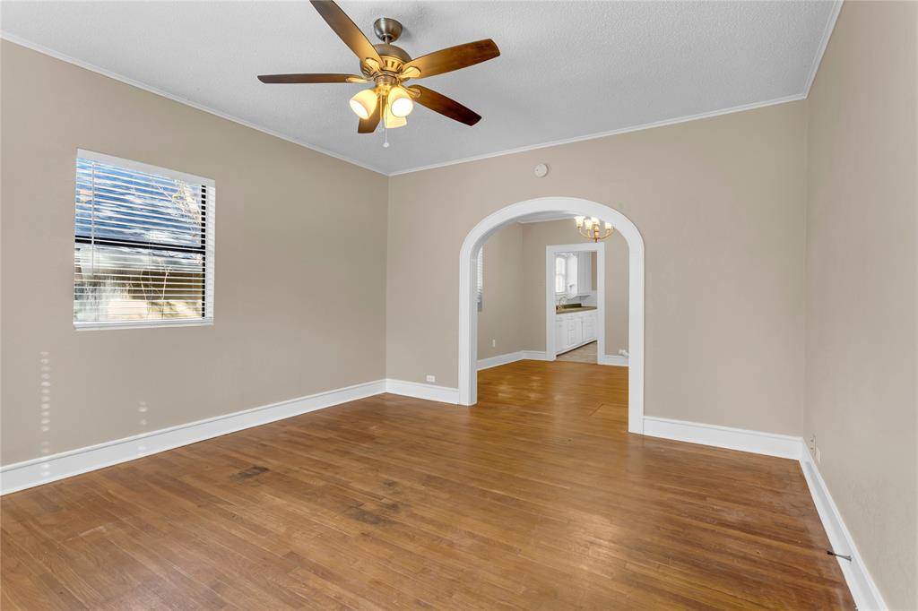 Denison, TX 75020,513 W Texas Street