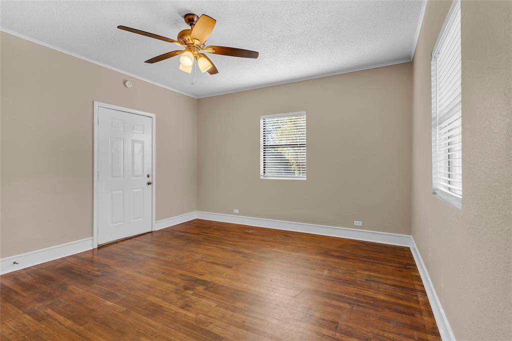 Denison, TX 75020,513 W Texas Street