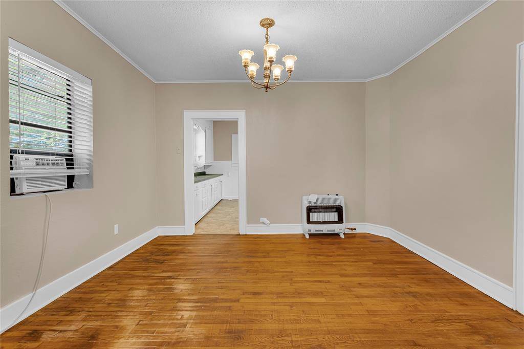 Denison, TX 75020,513 W Texas Street