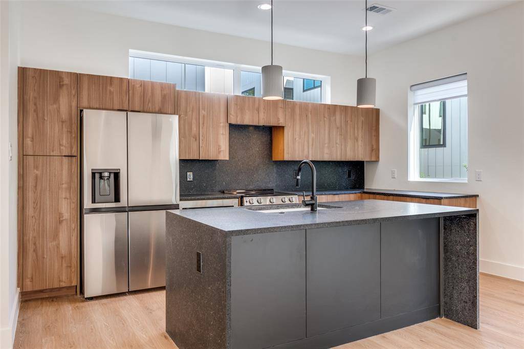 Dallas, TX 75219,2206 Arroyo Avenue #205