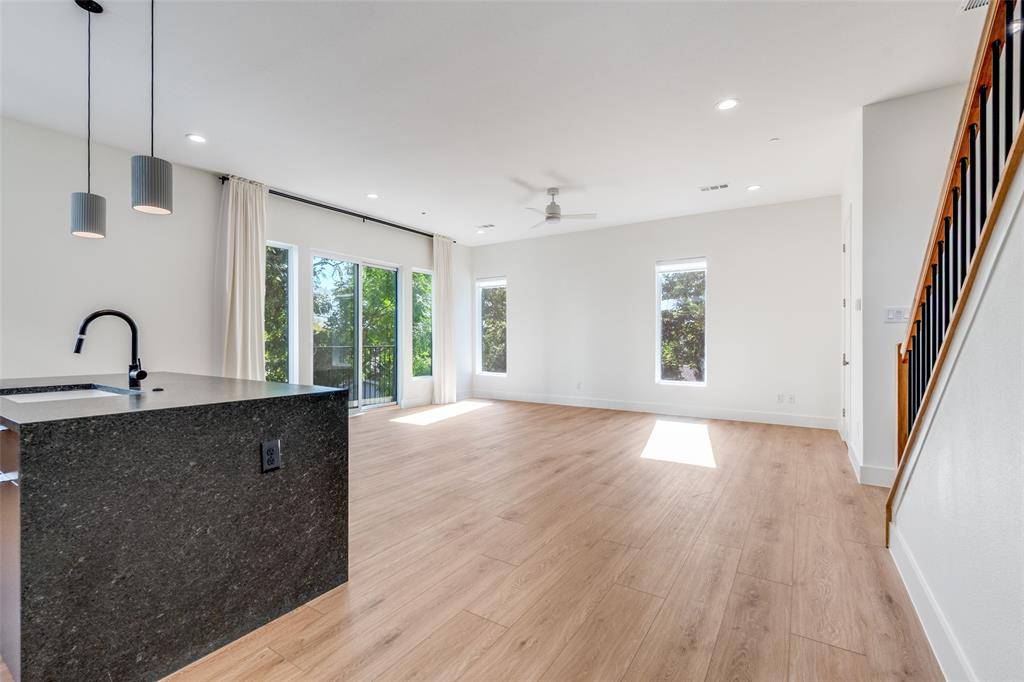 Dallas, TX 75219,2206 Arroyo Avenue #205