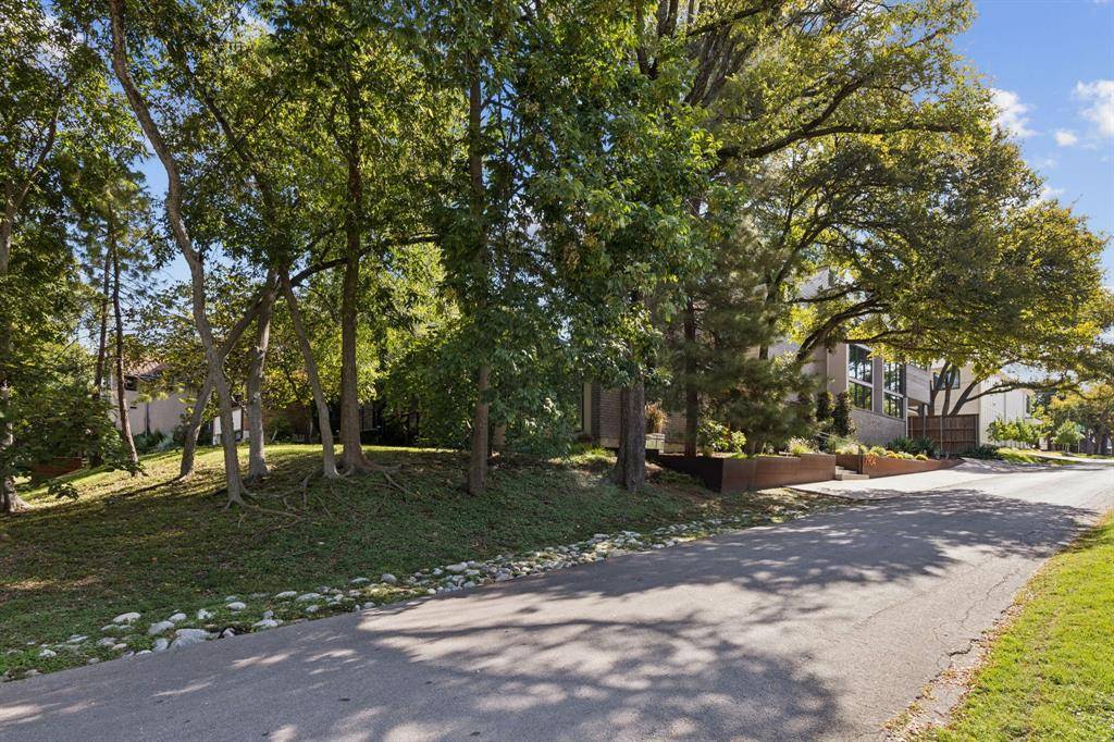Dallas, TX 75238,7904 Deer Trail Drive