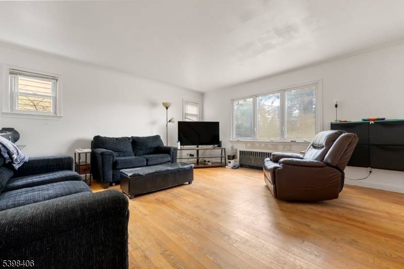 Springfield Twp., NJ 07081,238 Riverside Dr