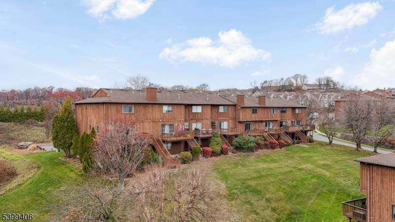 Hawthorne Boro, NJ 07506,10 Penney Ct