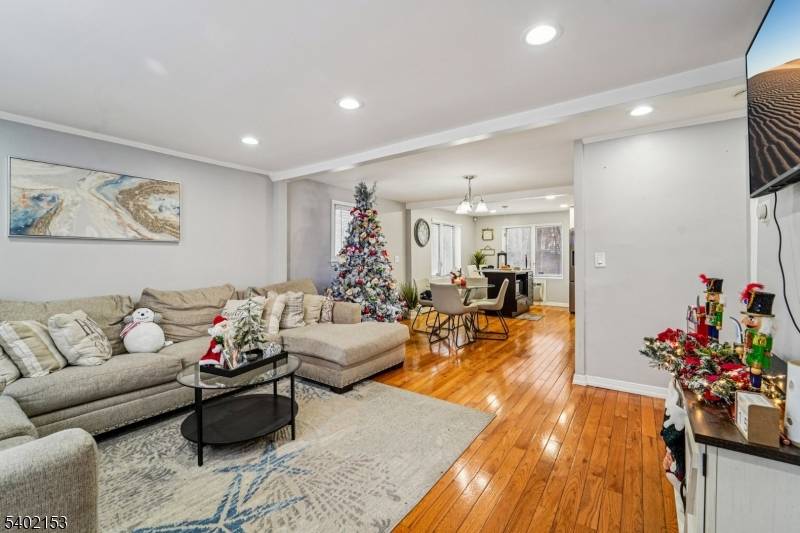 Elmwood Park Boro, NJ 07407,342 Lincoln Ave