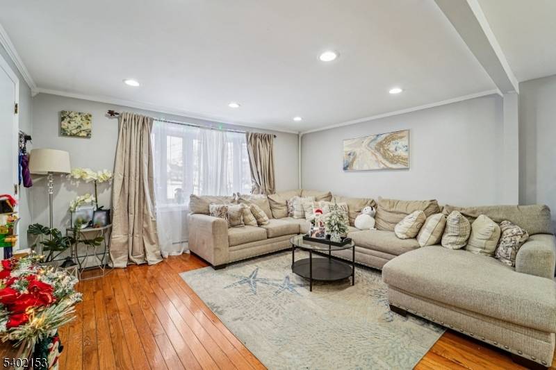 Elmwood Park Boro, NJ 07407,342 Lincoln Ave