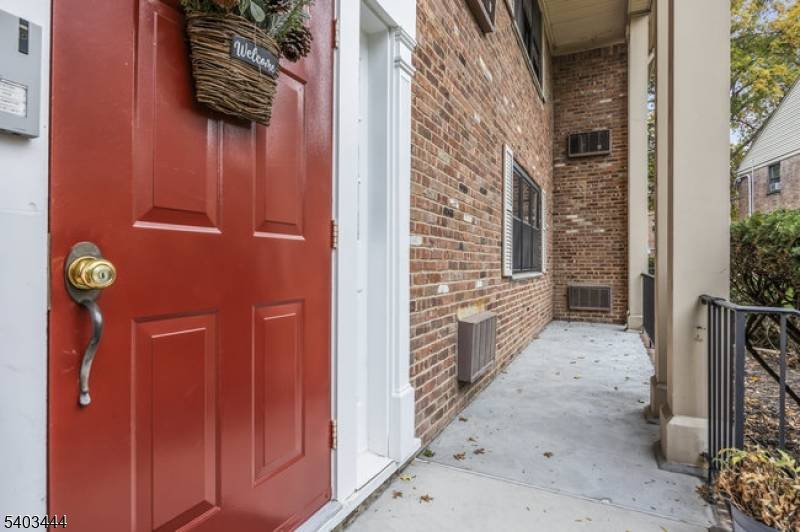 Westfield Town, NJ 07090,46B Sandra Circle #4