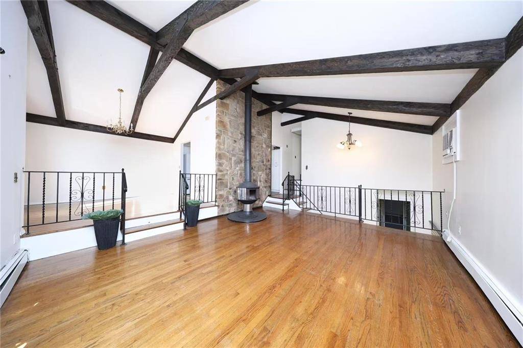 Staten  Island, NY 10305,987 Hylan BLVD