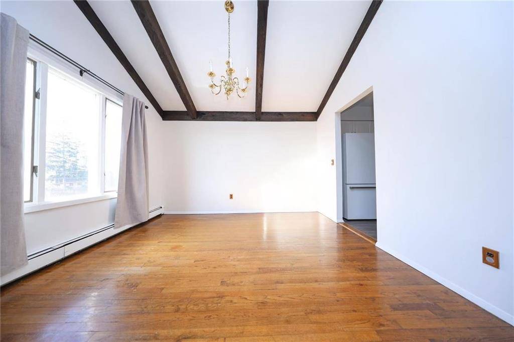 Staten  Island, NY 10305,987 Hylan BLVD