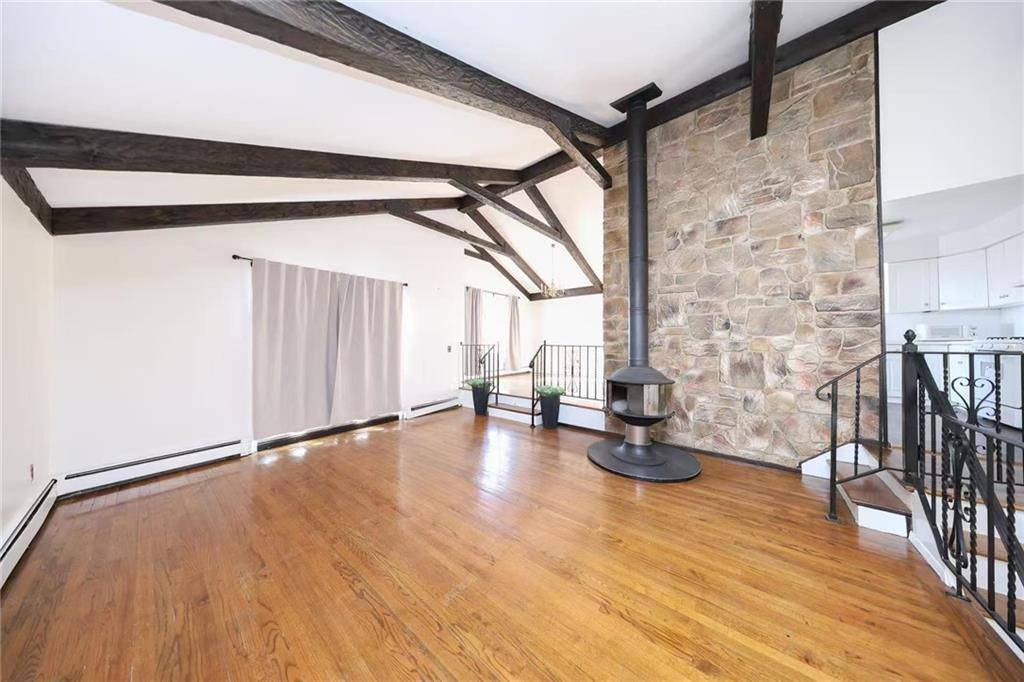 Staten  Island, NY 10305,987 Hylan BLVD