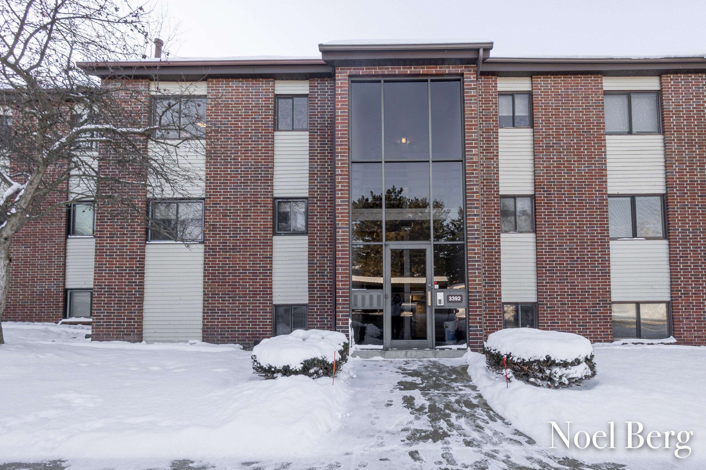 Grand Rapids, MI 49525,3392 Devonwood HLS NE #E