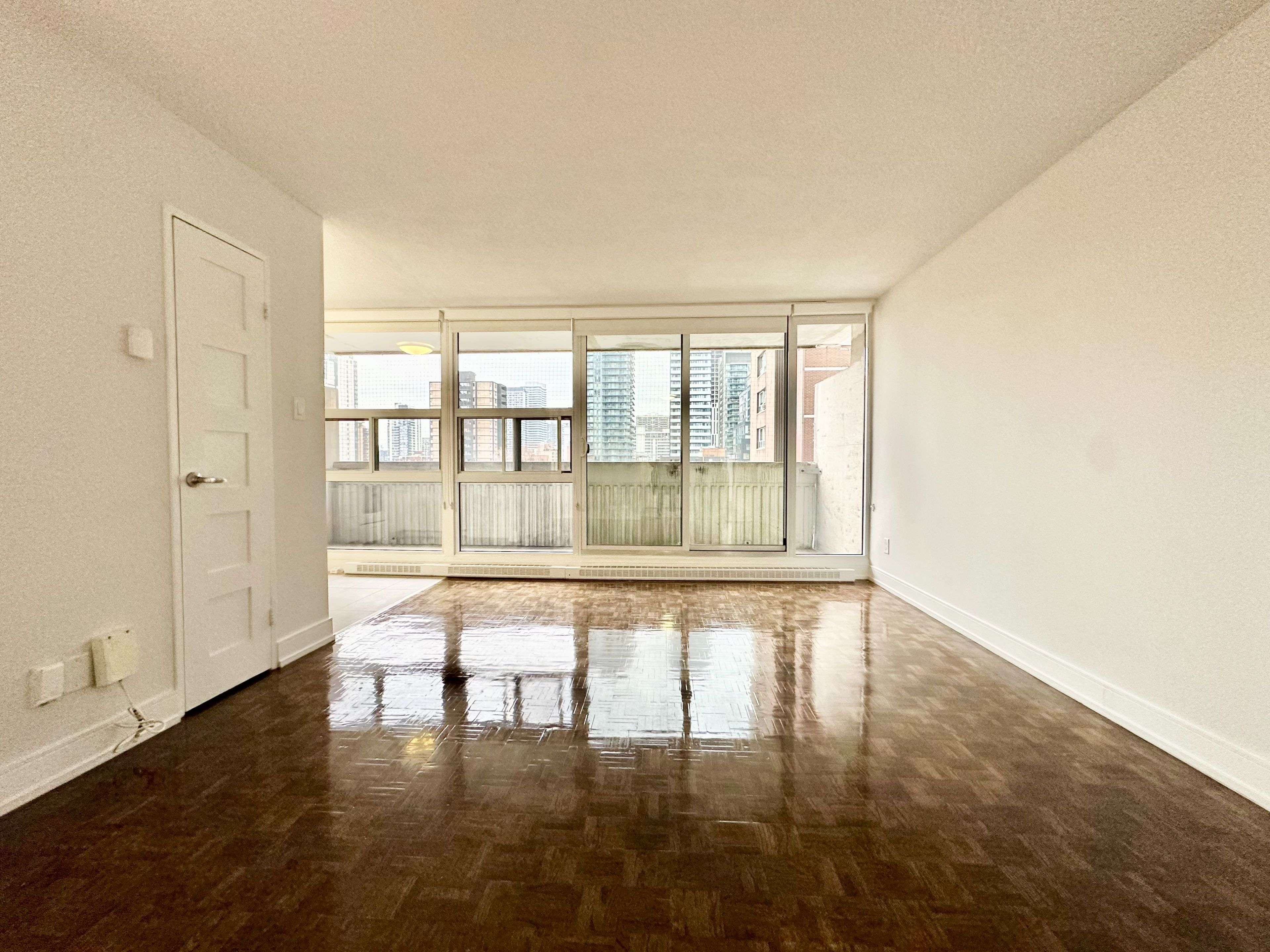 Toronto C08, ON M4Y 2P7,33 Isabella ST #1701