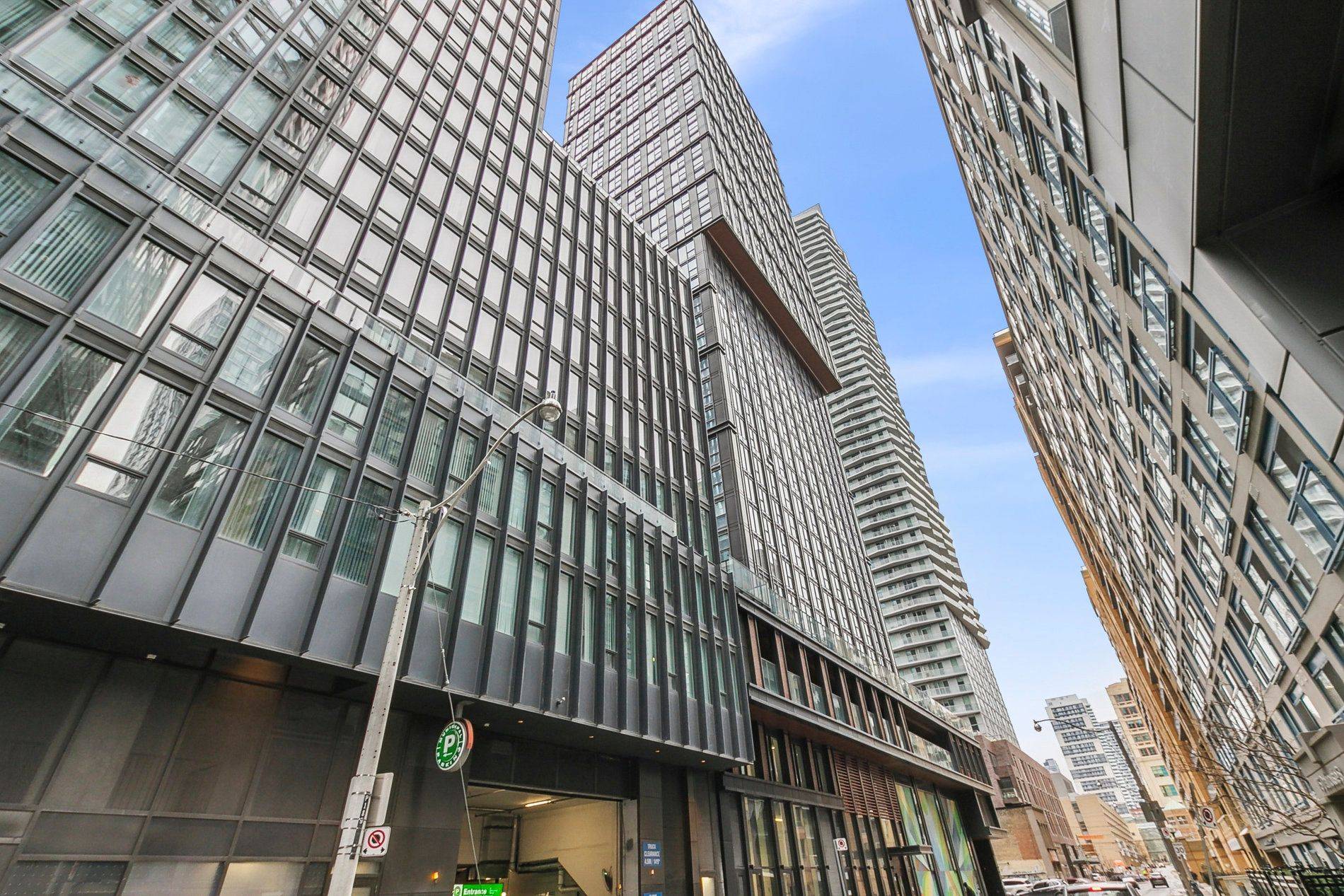 Toronto C08, ON M5B 2A6,80 Dalhousie ST #200