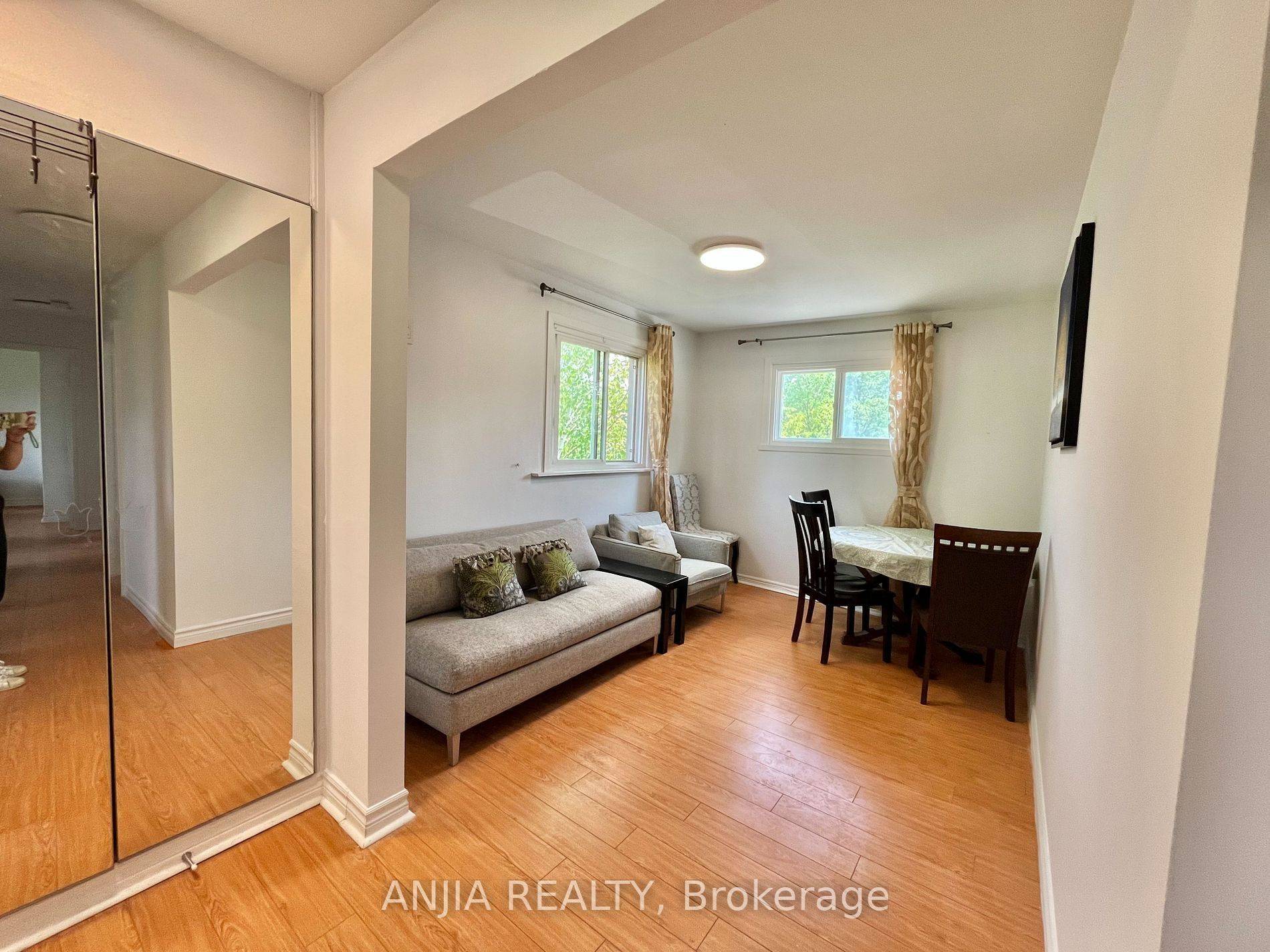 Toronto C07, ON M2R 2N3,256 Homewood AVE #unit 3 bedroom 2