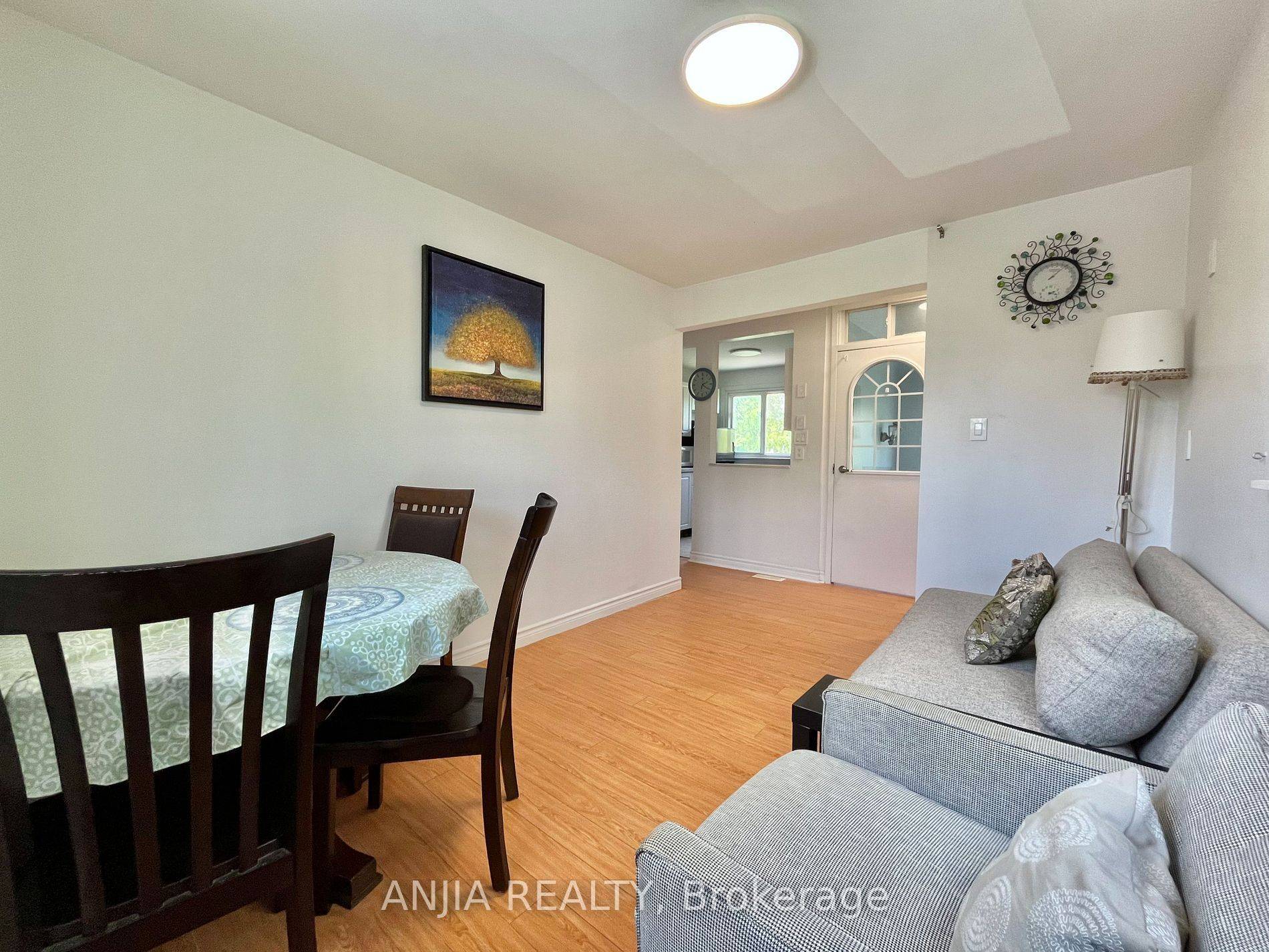 Toronto C07, ON M2R 2N3,256 Homewood AVE #unit 3 bedroom 2