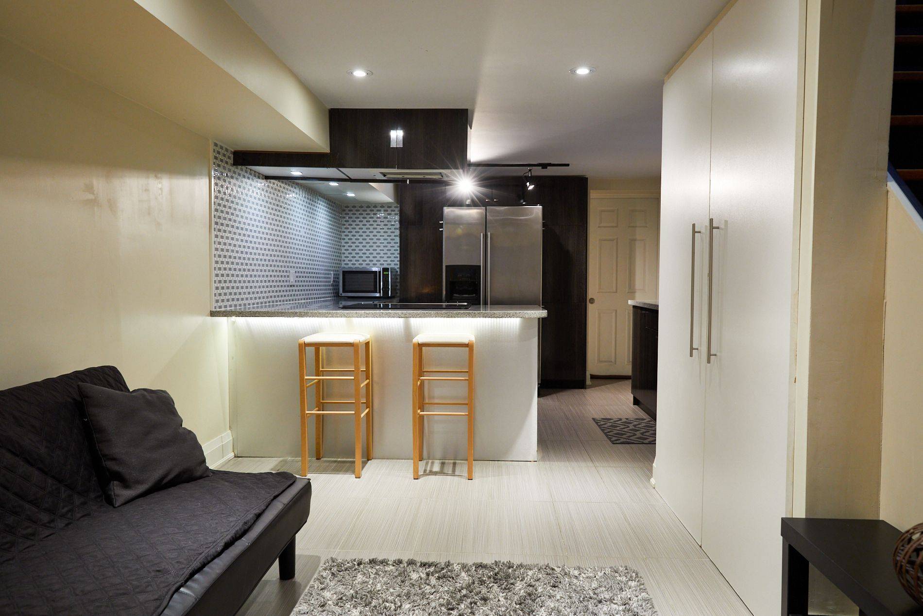 Toronto E06, ON M1N 1R9,1547 Kingston RD #Rear