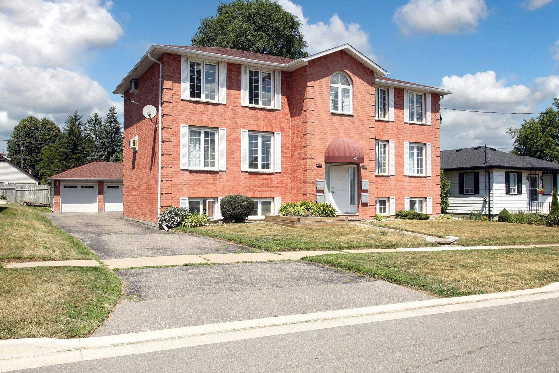 Oshawa, ON L1G 3N4,42 Tecumseh AVE ##4