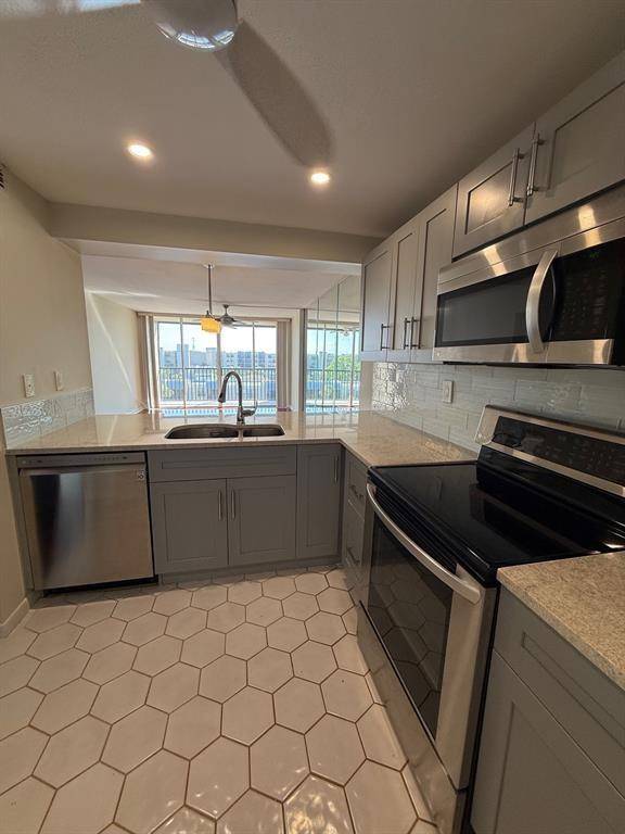 Boca Raton, FL 33432,9 Royal Palm Way #6040