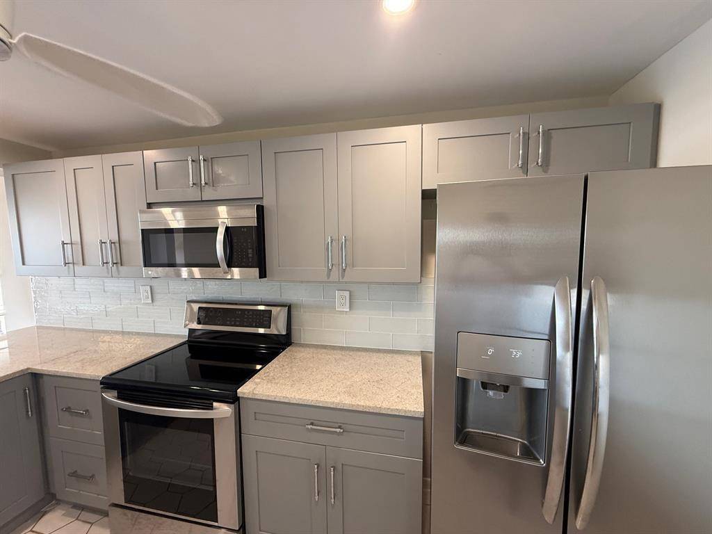 Boca Raton, FL 33432,9 Royal Palm Way #6040