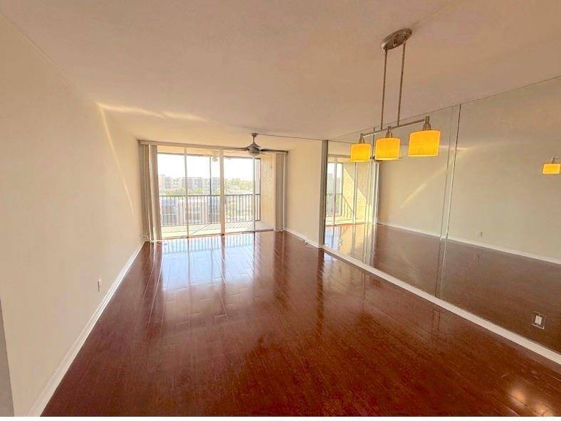 Boca Raton, FL 33432,9 Royal Palm Way #6040