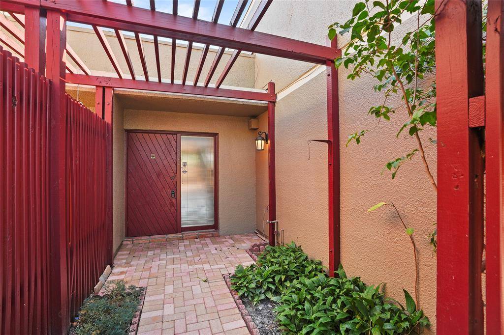 Pembroke Pines, FL 33026,1111 Windward Dr