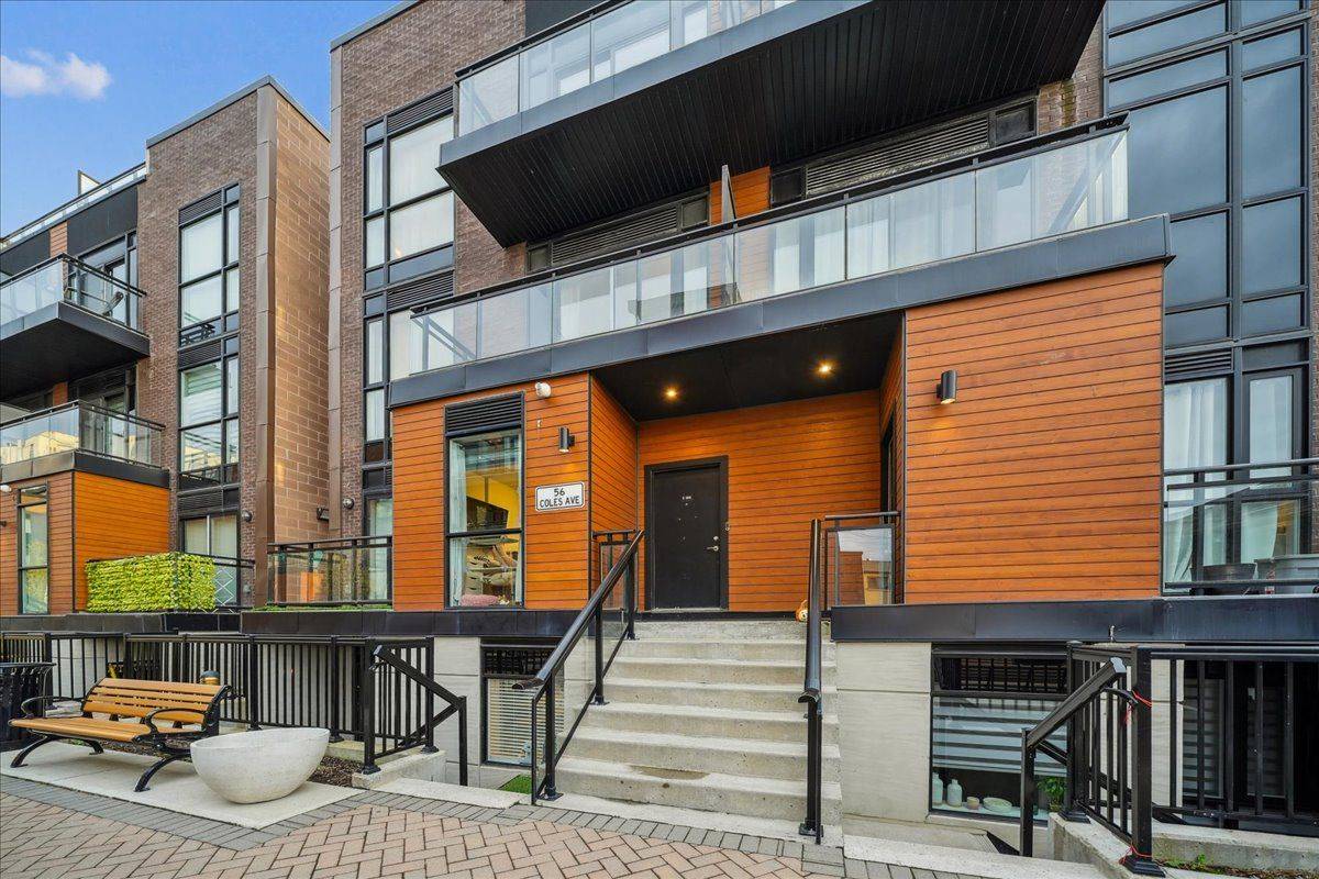 Vaughan, ON L4L 0J1,56 Coles AVE #203