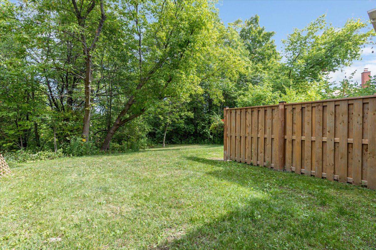 Richmond Hill, ON L4C 9X5,80 McCallum DR #28