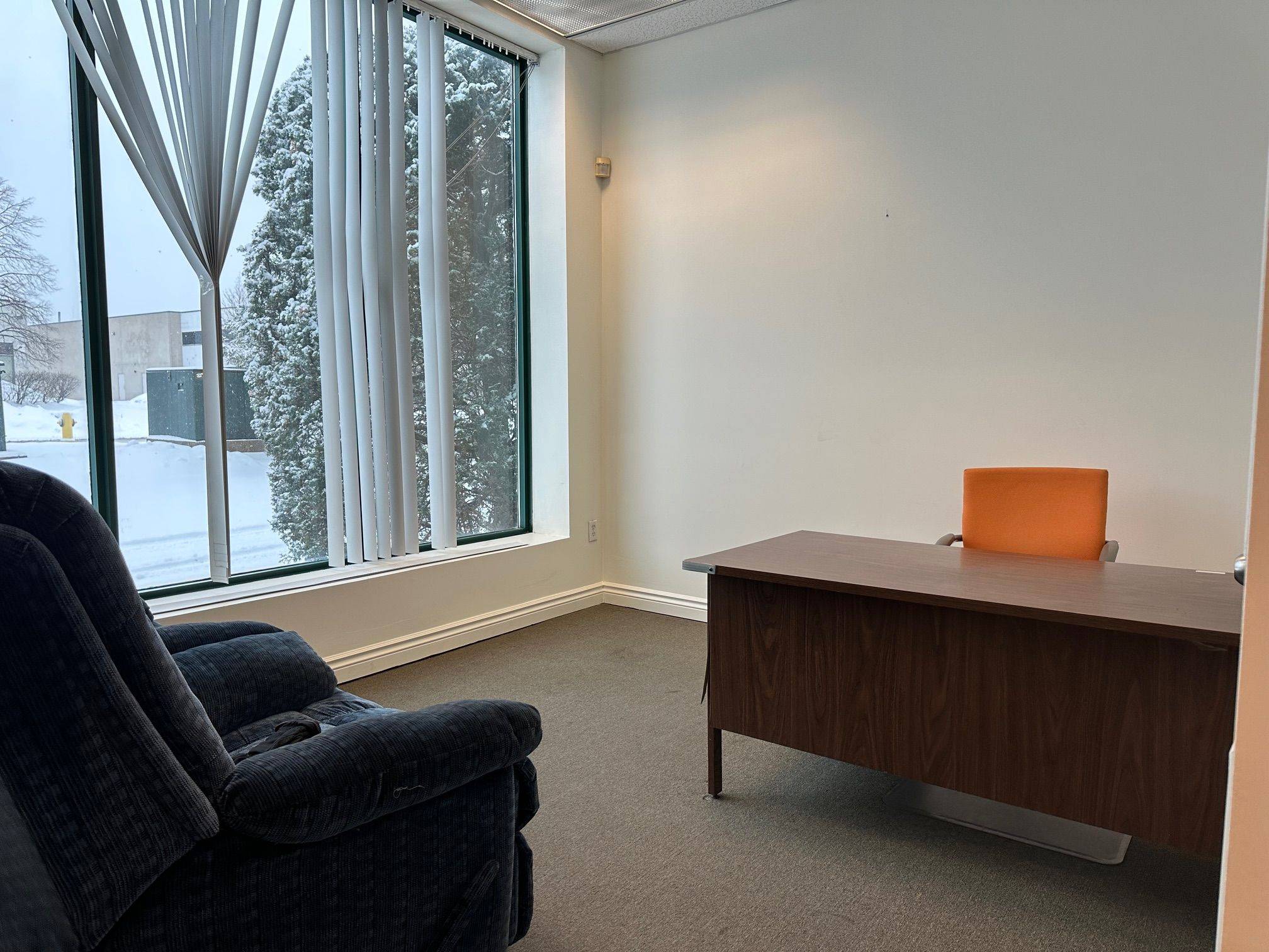 Vaughan, ON L4K 4C3,151 Spinnaker WAY #3