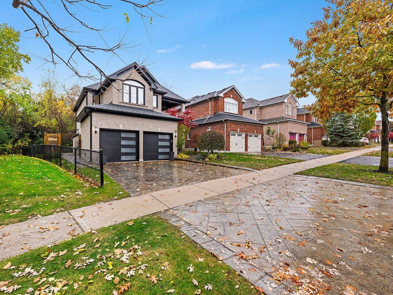 Richmond Hill, ON L4E 4E7,12 Wood Rim DR