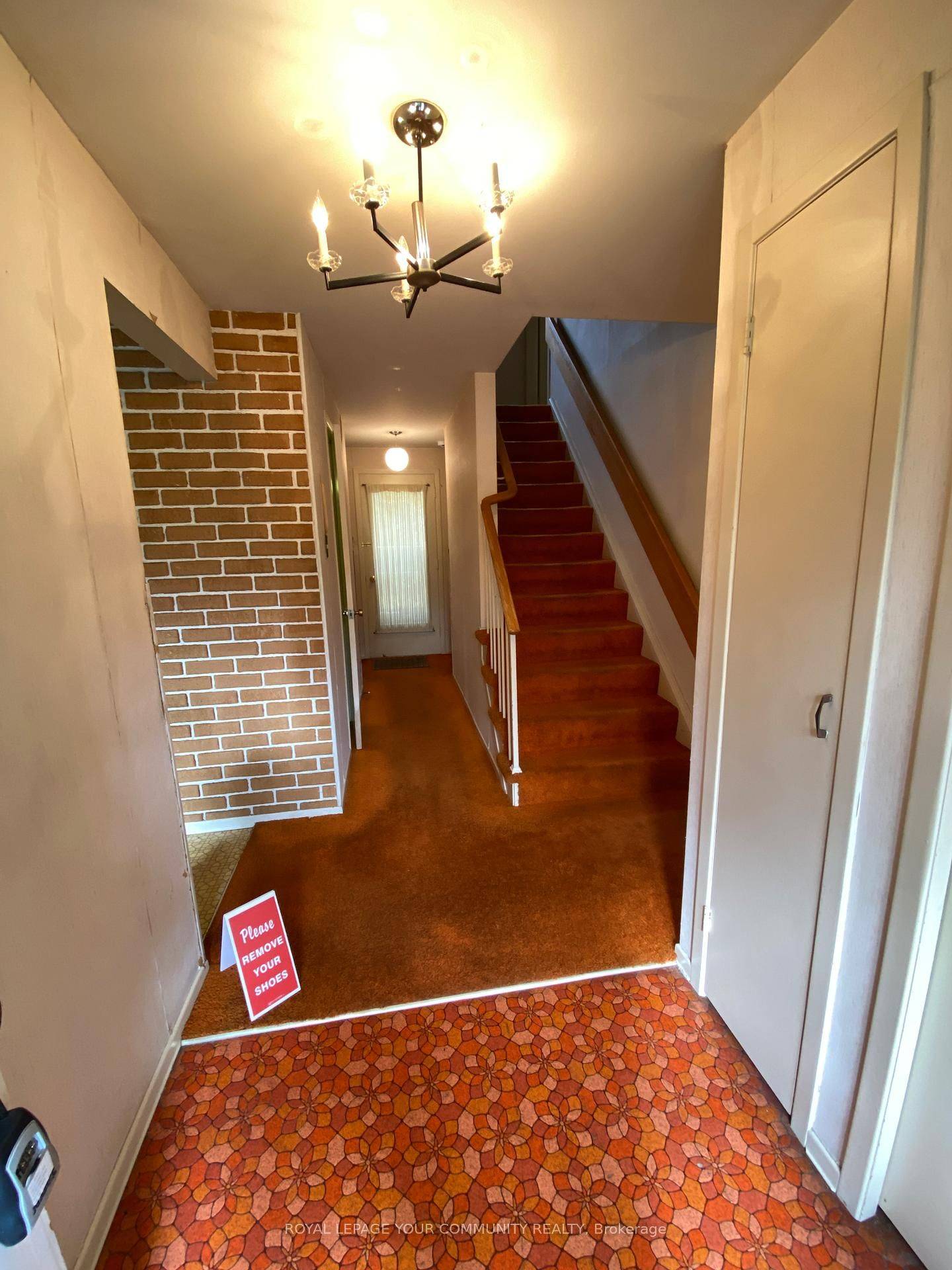 Aurora, ON L4G 2Z9,108 Orchard Heights BLVD