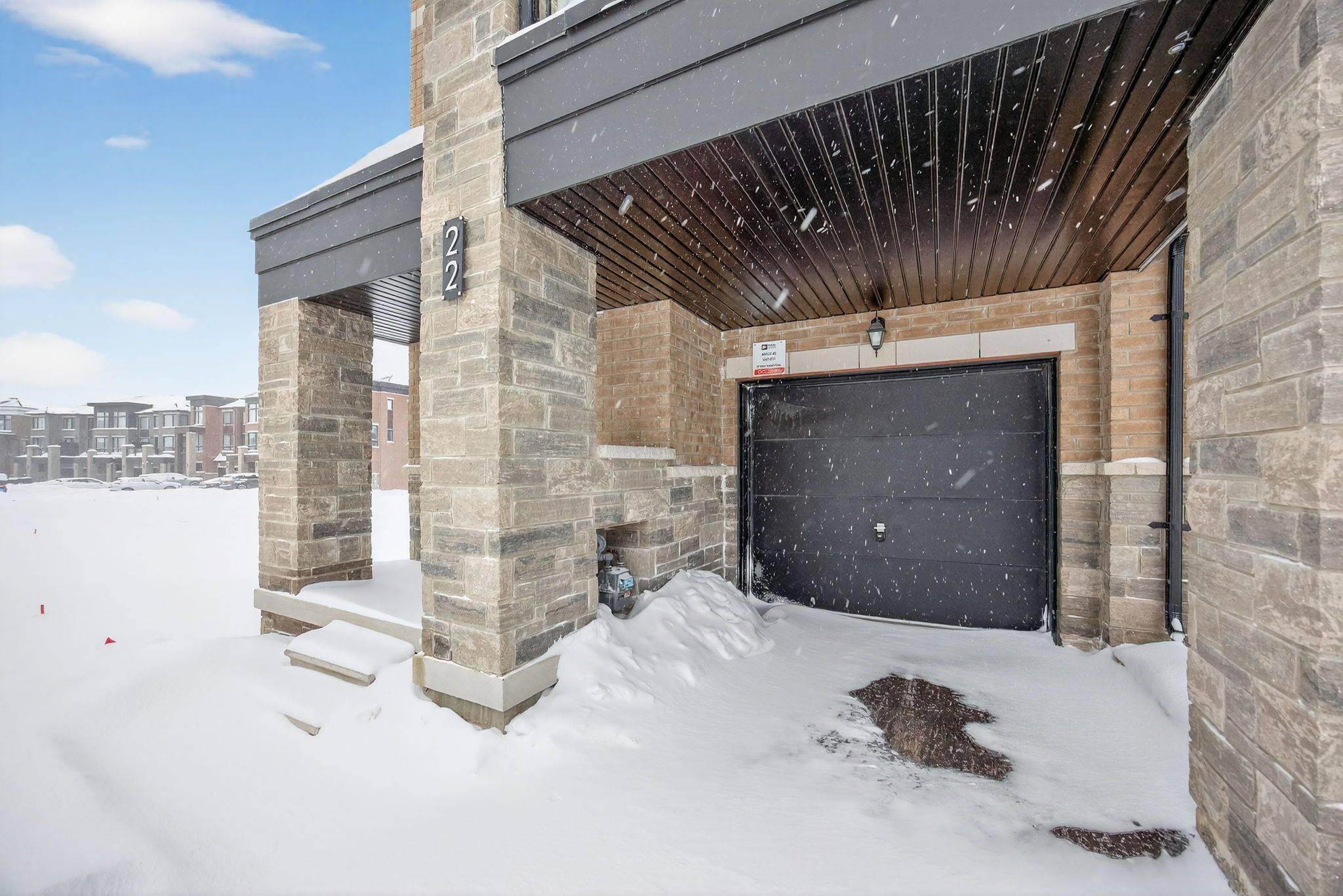 Barrie, ON L4N 0M2,22 Blue Forest CRES