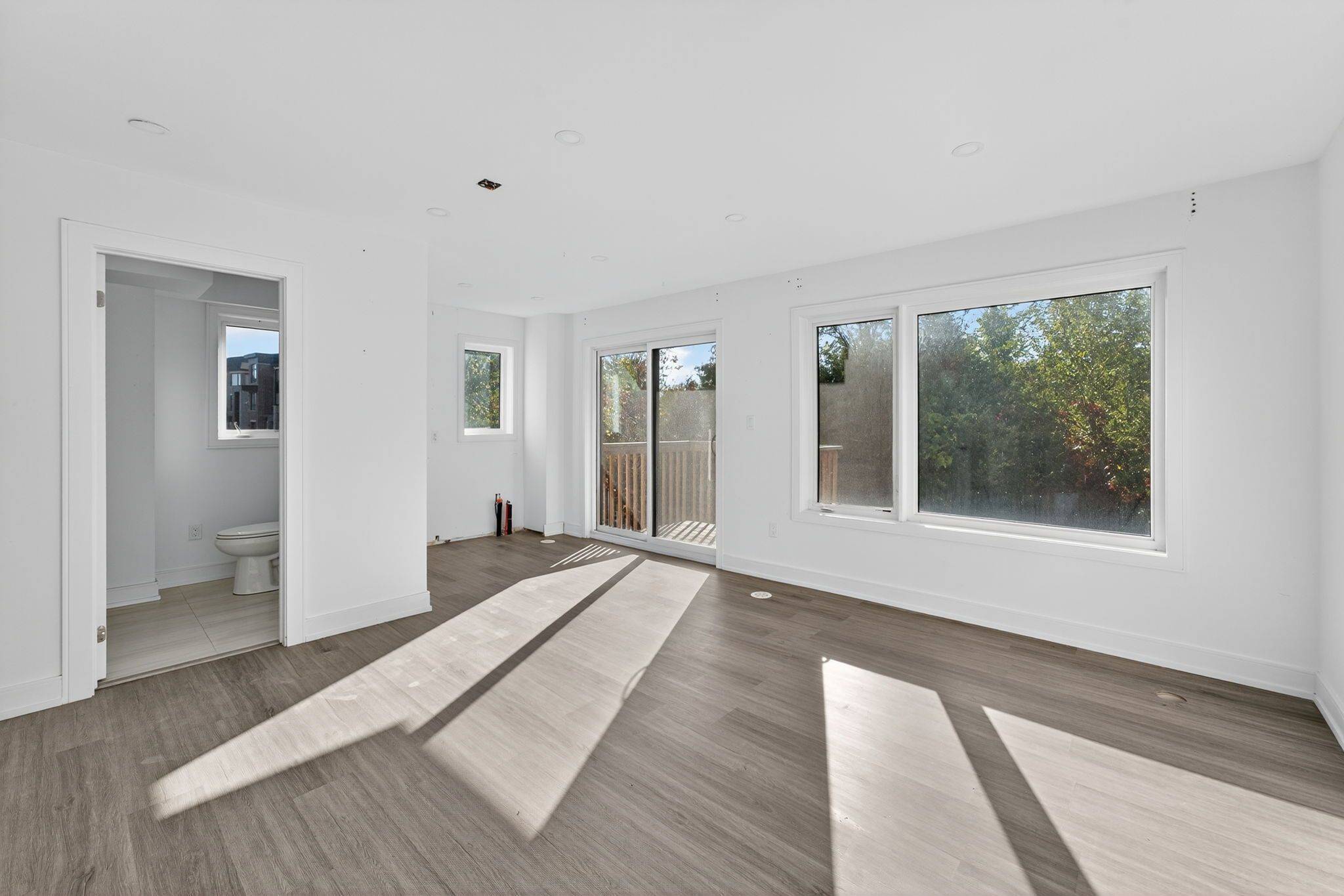 Barrie, ON L4N 0M2,22 Blue Forest CRES