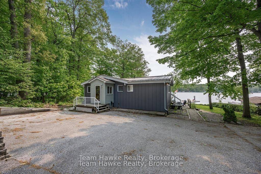 Tiny, ON L9M 0B9,23 Timcourt DR