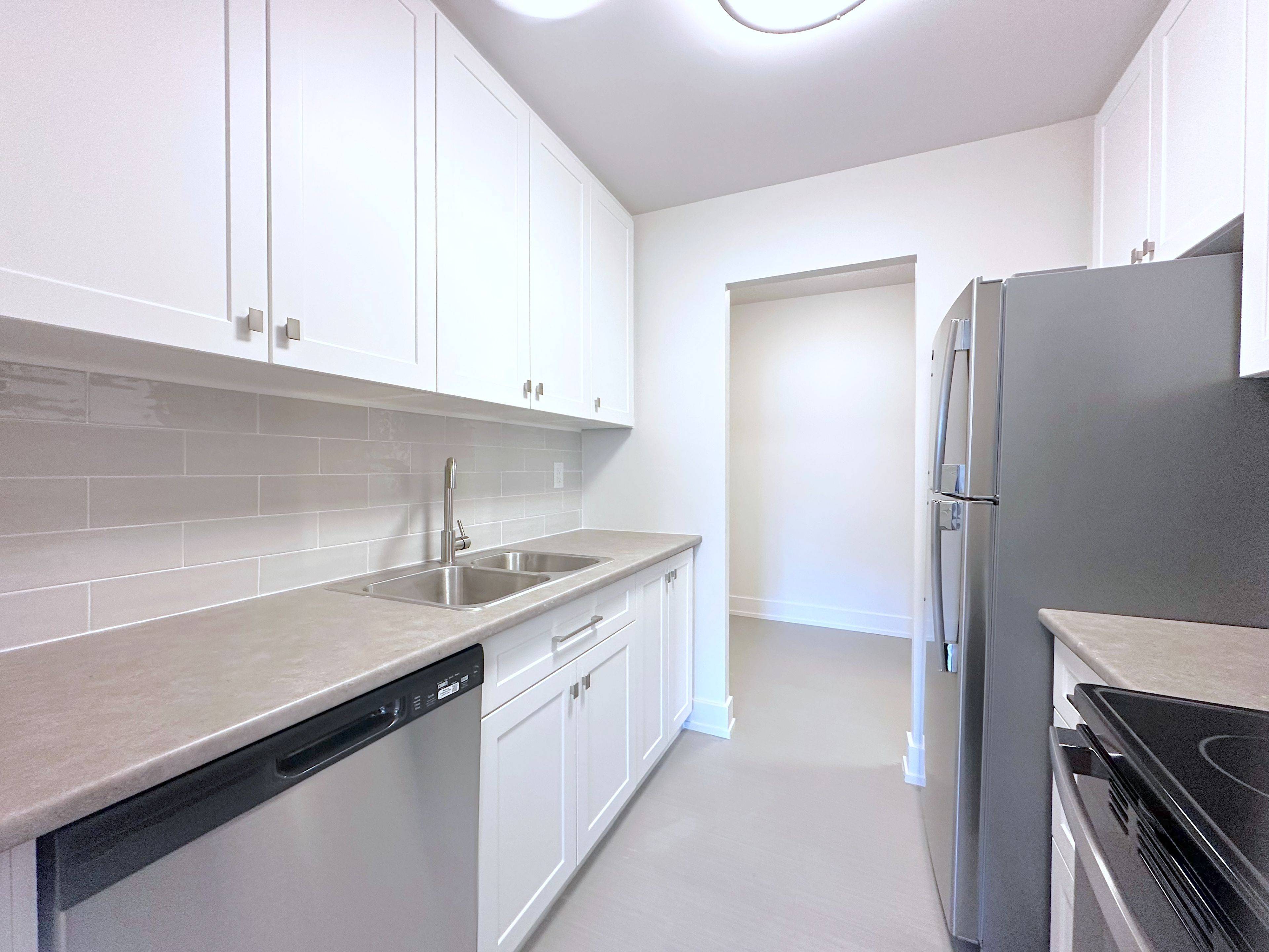 Brampton, ON L6T 4A8,190 Clark BLVD #103