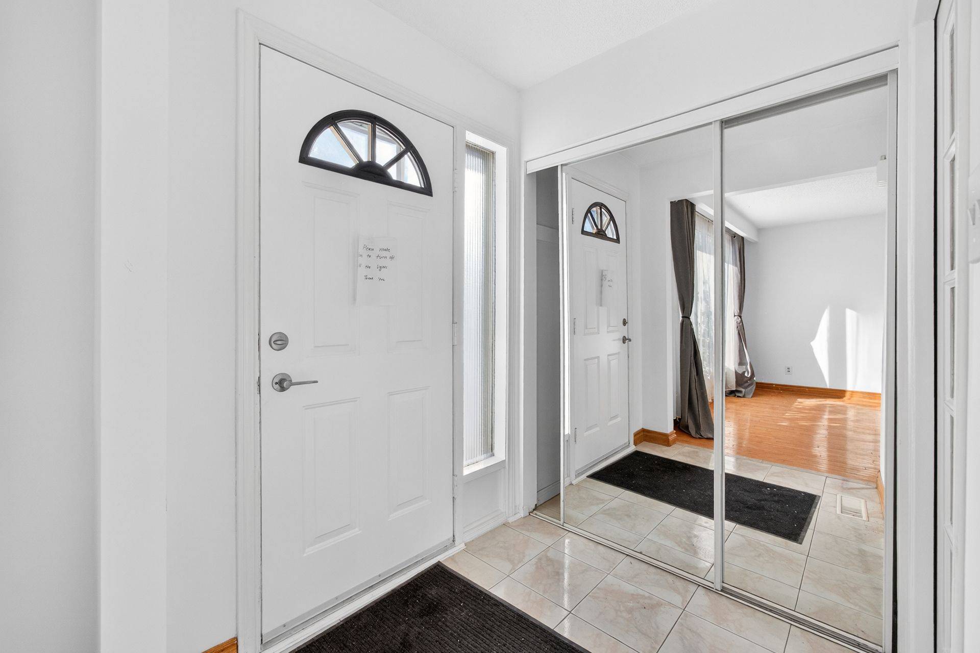 Mississauga, ON L4T 3E7,3404 Monica DR