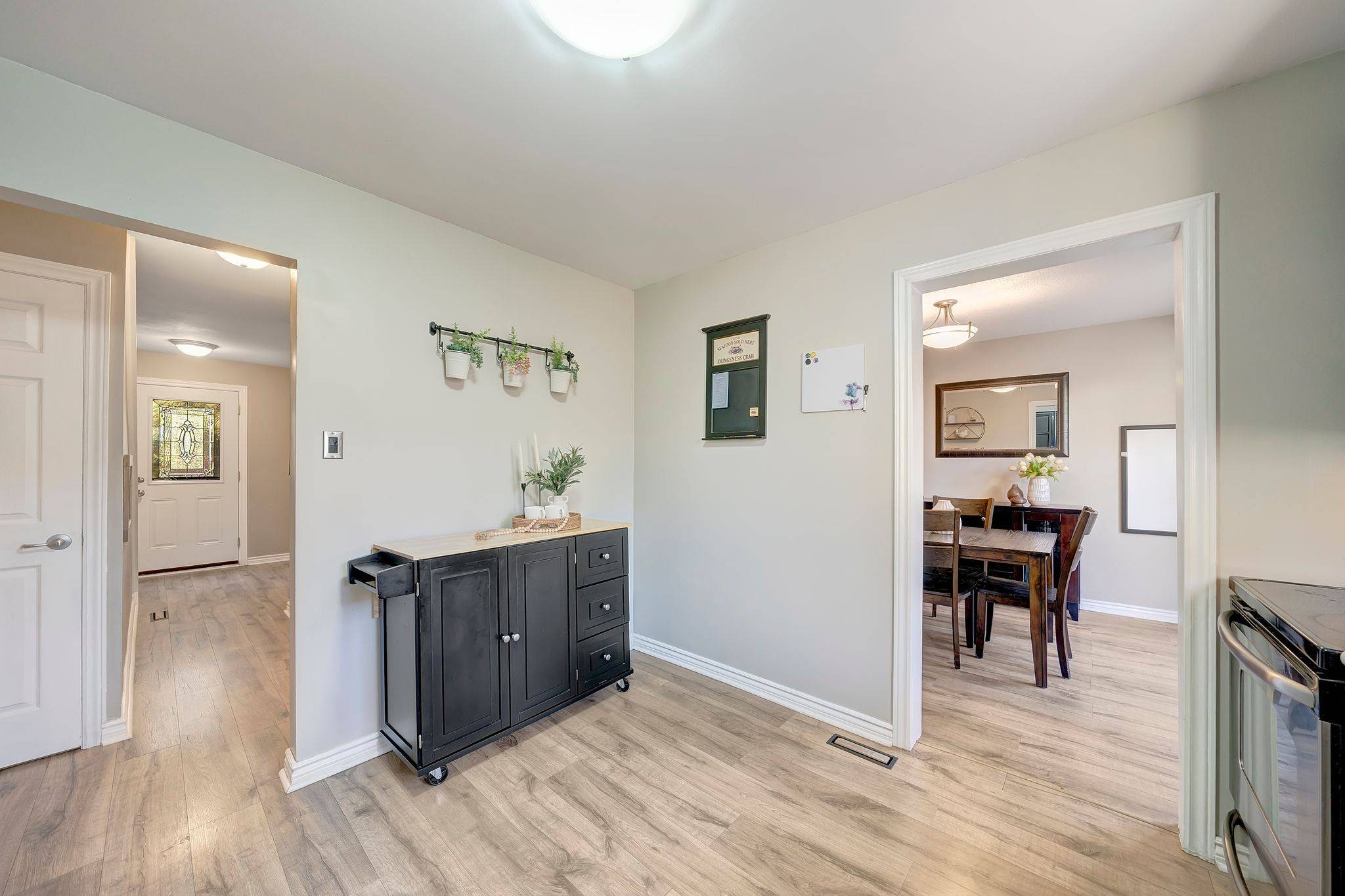 Burlington, ON L7L 1E1,5475 Lakeshore RD #29